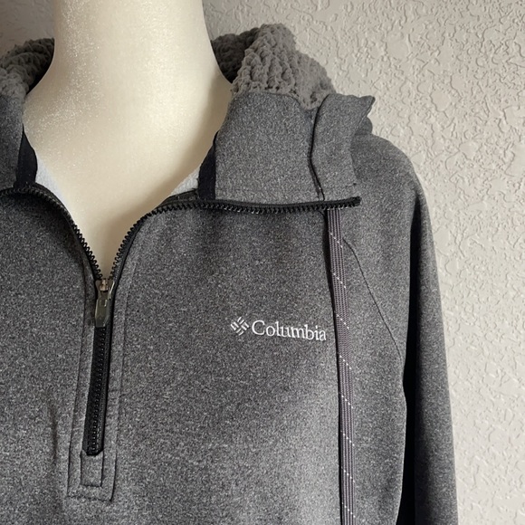 Columbia | 1/4 Zip Pullover - Picture 2 of 6